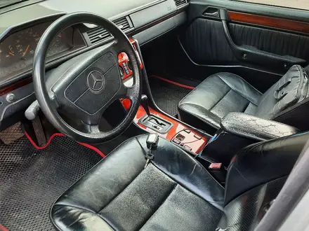 Mercedes-Benz E 220 1996 года за 2 200 000 тг. в Караганда – фото 5