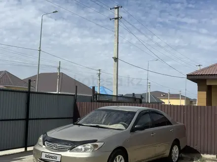 Toyota Camry 2004 года за 3 800 000 тг. в Атырау – фото 4