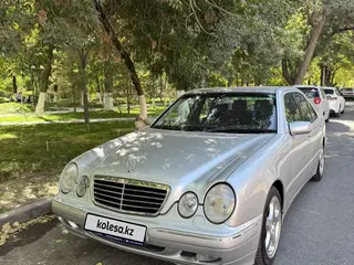 Mercedes-Benz E 320