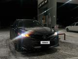 Toyota Camry 2019 года за 7 500 000 тг. в Уральск – фото 3
