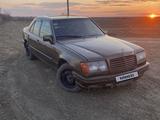 Mercedes-Benz E 230 1987 года за 1 050 000 тг. в Житикара – фото 2