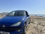 Peugeot 206 2000 года за 2 300 000 тг. в Актау – фото 3