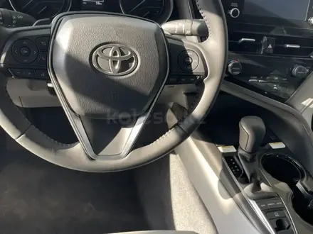 Toyota Camry 2023 года за 13 000 000 тг. в Атырау – фото 10
