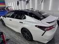 Toyota Camry 2023 года за 13 000 000 тг. в Атырау – фото 4