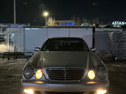 Mercedes-Benz E 320 2001 года за 5 000 000 тг. в Астана – фото 4