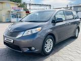 Toyota Sienna 2014 года за 12 700 000 тг. в Уральск – фото 2