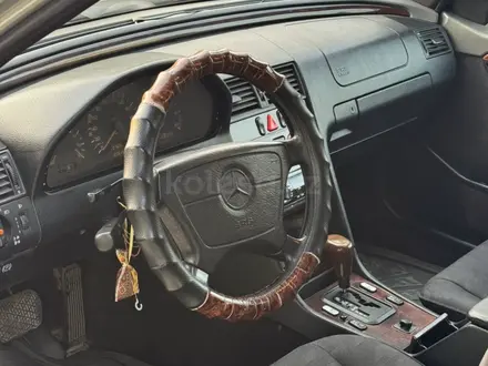 Mercedes-Benz C 200 1997 года за 2 900 000 тг. в Алматы – фото 8