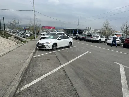 Toyota Camry 2015 года за 7 700 000 тг. в Уральск – фото 3