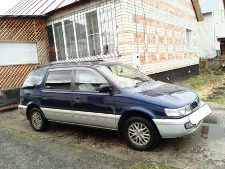 Mitsubishi Chariot 1996 года за 2 300 000 тг. в Алтай