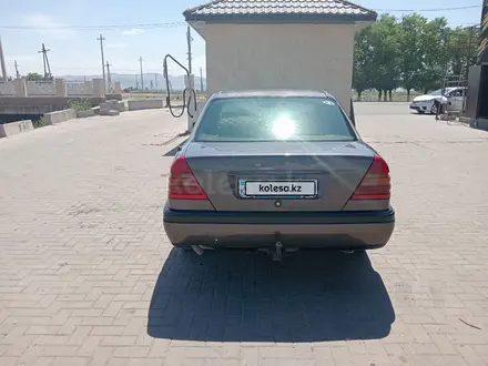 Mercedes-Benz C 180 1993 года за 1 424 253 тг. в Аса – фото 4