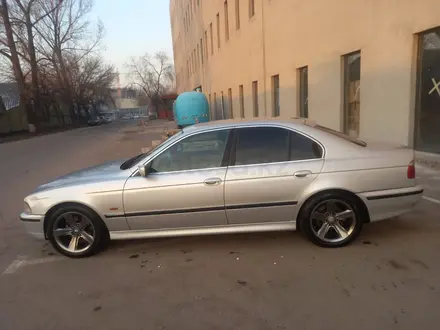 BMW 528 1997 года за 3 000 000 тг. в Алматы – фото 4