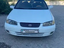 Toyota Camry, 1998