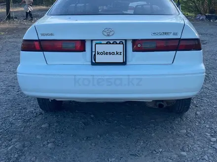 Toyota Camry 1998 года за 2 500 000 тг. в Жаркент – фото 2