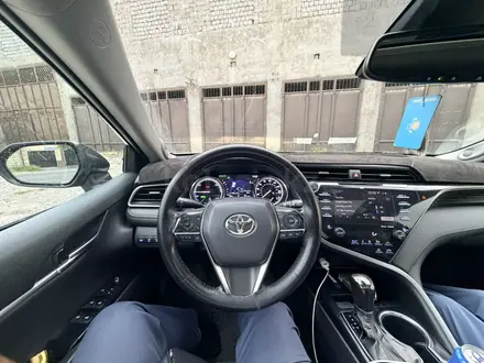 Toyota Camry 2019 года за 13 600 000 тг. в Шымкент – фото 9