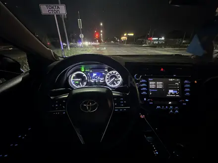 Toyota Camry 2019 года за 13 600 000 тг. в Шымкент – фото 11