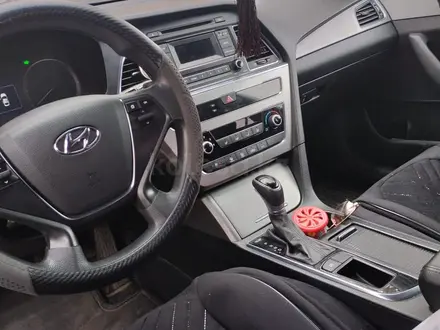 Hyundai Sonata 2016 года за 6 800 000 тг. в Шымкент – фото 4