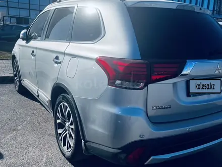 Mitsubishi Outlander 2018 года за 12 500 001 тг. в Уральск – фото 5