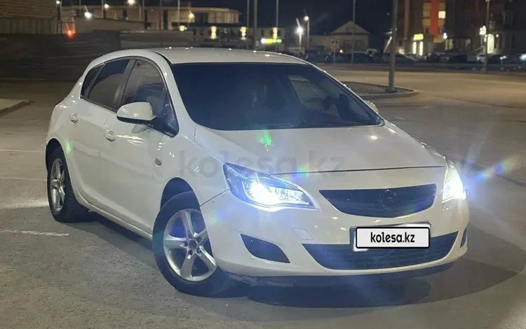Opel Astra 2012 года за 3 000 000 тг. в Актау