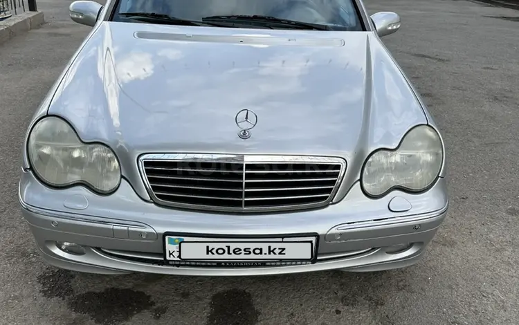Mercedes-Benz C 200 2002 года за 3 500 000 тг. в Шымкент
