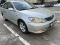 Toyota Camry 2003 года за 6 200 000 тг. в Актобе – фото 2