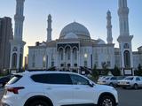 Hyundai Santa Fe 2022 года за 16 800 000 тг. в Астана