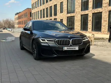 BMW 520 2022 года за 22 500 000 тг. в Алматы – фото 2