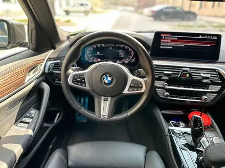 BMW 520 2022 года за 22 500 000 тг. в Алматы – фото 7