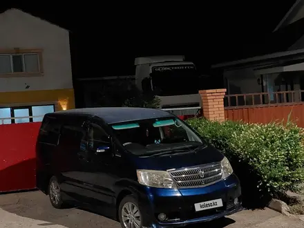 Toyota Alphard 2004 года за 5 000 000 тг. в Атырау – фото 2