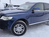 Volkswagen Touareg 2008 года за 5 500 000 тг. в Астана – фото 4