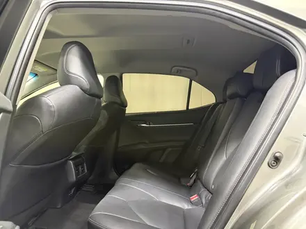 Toyota Camry Luxe 2023 года за 18 300 000 тг. в Алматы – фото 11