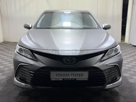 Toyota Camry Luxe 2023 года за 18 300 000 тг. в Алматы – фото 5