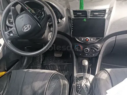 Hyundai Accent 2013 года за 3 800 000 тг. в Актобе – фото 2