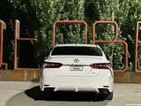 Toyota Camry 2021 годаүшін9 900 000 тг. в Актобе – фото 5