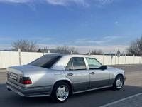 Mercedes-Benz E 280 1995 годаүшін2 200 000 тг. в Тараз