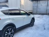 Toyota RAV4 2015 года за 10 500 000 тг. в Алматы – фото 3