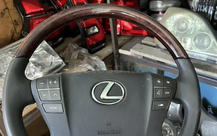 Руль на Lexus 570 за 90 000 тг. в Алматы