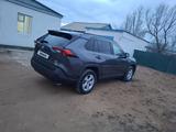 Toyota RAV4 2020 годаүшін12 800 000 тг. в Актобе – фото 3