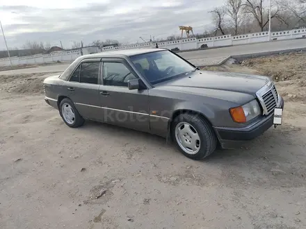 Mercedes-Benz E 300 1994 года за 1 700 000 тг. в Конаев (Капшагай) – фото 3