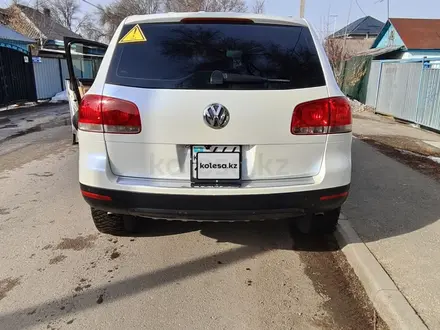 Volkswagen Touareg 2005 года за 5 700 000 тг. в Талдыкорган – фото 2