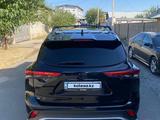 Toyota Highlander 2022 года за 20 000 000 тг. в Шымкент – фото 2
