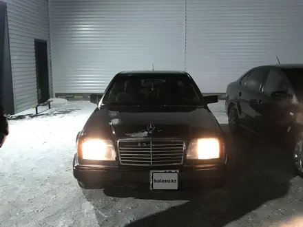 Mercedes-Benz E 300 1991 года за 800 000 тг. в Актобе – фото 3