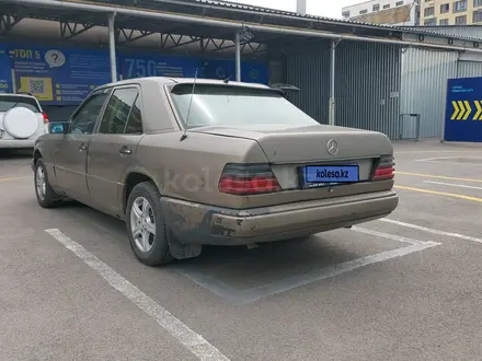 Mercedes-Benz E 260 1991 года за 890 000 тг. в Алматы – фото 4