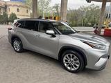 Toyota Highlander 2022 года за 22 000 000 тг. в Алматы – фото 2