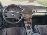 Mercedes-Benz E 200 1989 года за 850 000 тг. в Тараз – фото 2