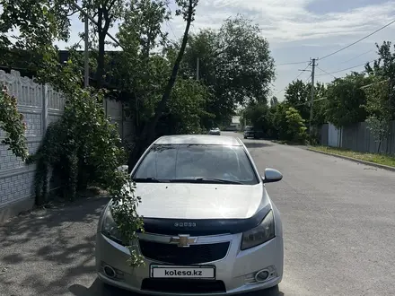 Chevrolet Cruze 2011 года за 2 450 000 тг. в Алматы – фото 4