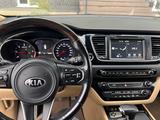 Kia Carnival 2018 годаүшін12 000 000 тг. в Актобе – фото 5