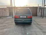 Volkswagen Sharan 1997 года за 1 700 000 тг. в Актау – фото 2