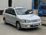 Toyota Ipsum 1997 года за 3 000 000 тг. в Алматы