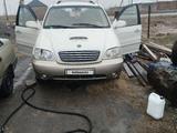 Kia Carnival 2001 года за 1 500 000 тг. в Шымкент – фото 3