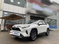 Toyota RAV4 2021 года за 13 000 000 тг. в Алматы